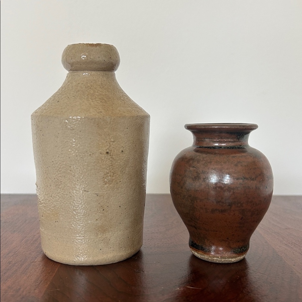 Set of Two Neutral Ceramic Vases